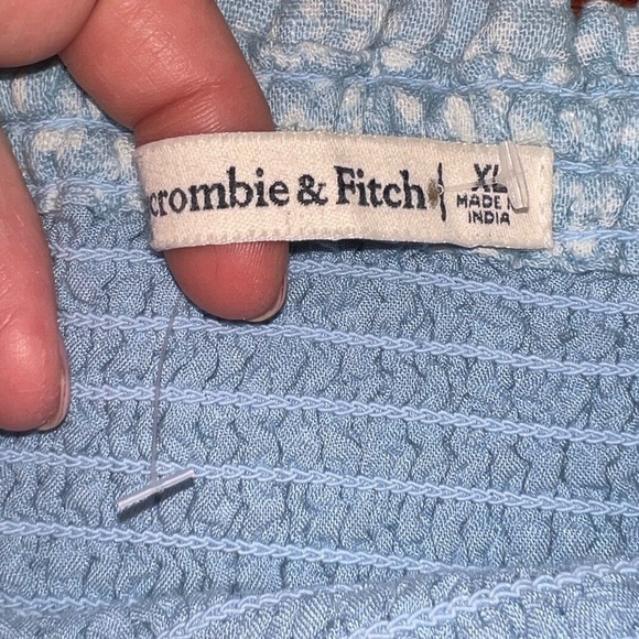 {NWOT Abercrombie & Fitch Smocked Floral Ruffle Mini Skirt Size XL Blue White} - Picture 4 of 6
